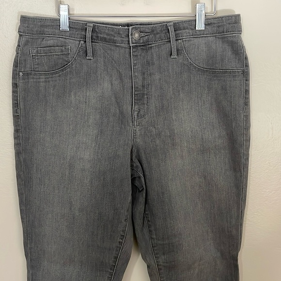 EUC Massimo High Rise Jegging. Size 14 - Picture 2 of 6